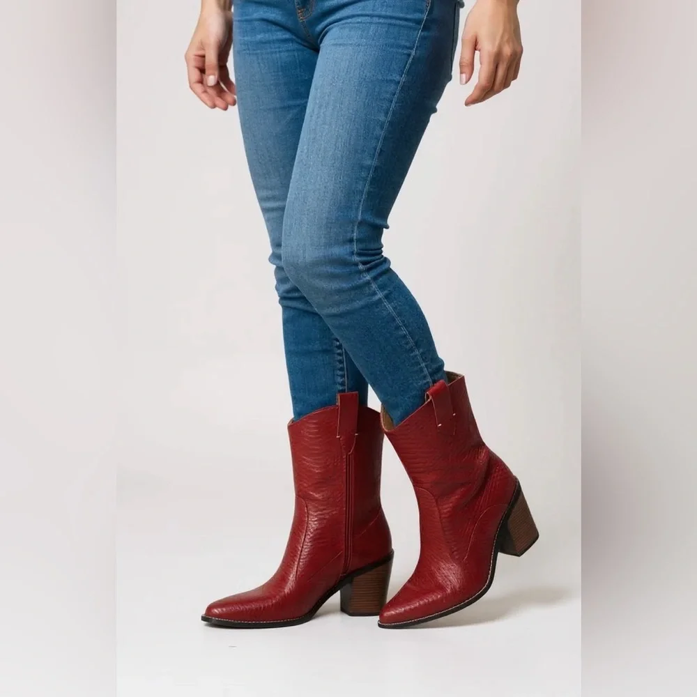 Rodeo Ruby Paneled Western Boots - Picture 11 of 13